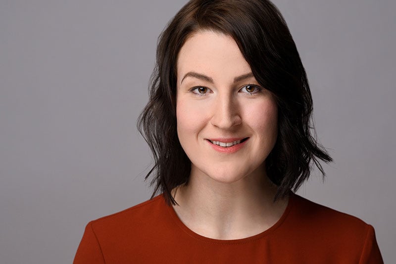 Veronika-Pfeffer_800x533 Ihre Ansprechpartnerin für den Zertifikatskurs